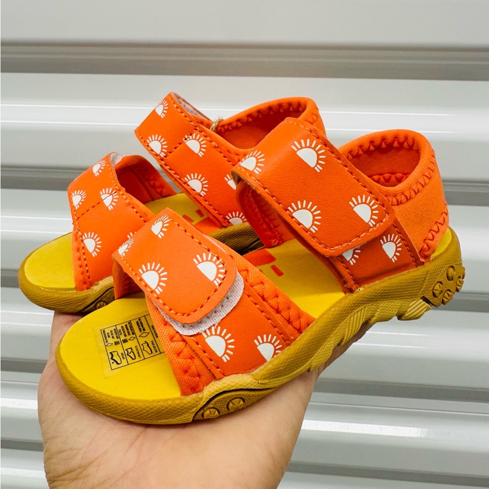 Kids Orange Sun Print Sandals Color Changing Sun (when wet)